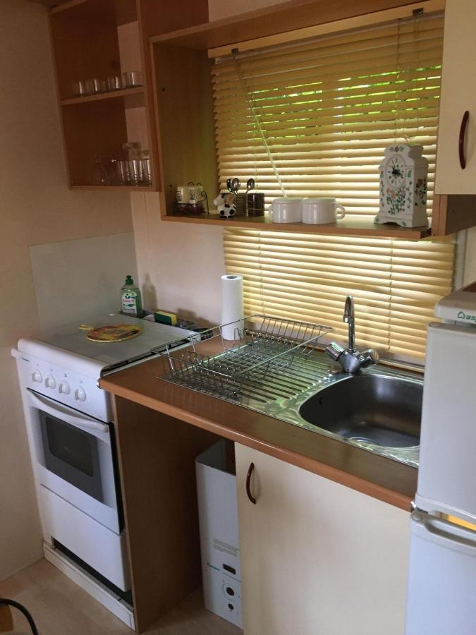 Mobile Home Avec Parking Chorges Exterior foto